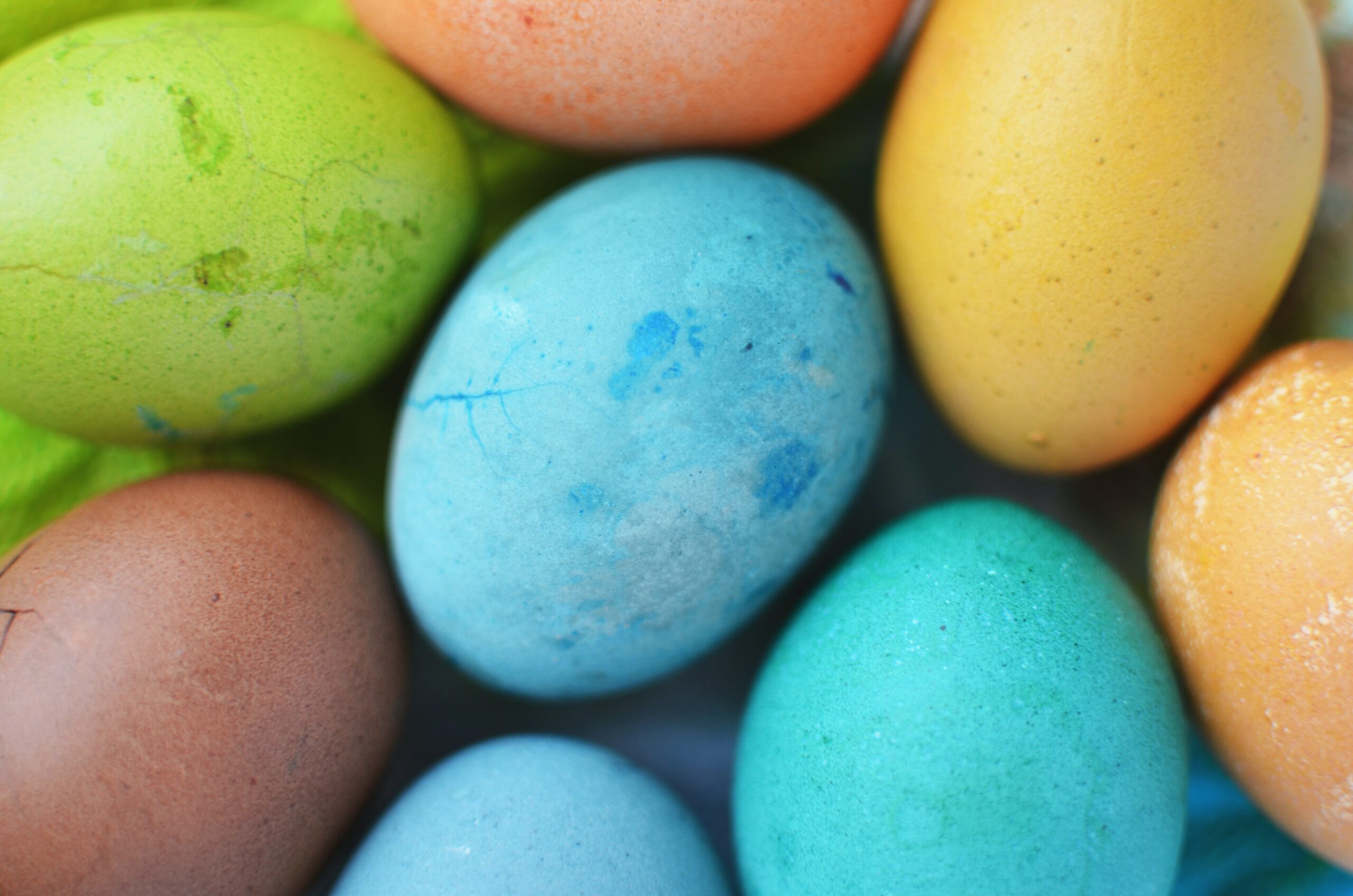 Make all natural Easter Eggs without any synthetic dyes